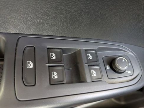 Certified 2025 Volkswagen Taos S AWD/4WD image 25