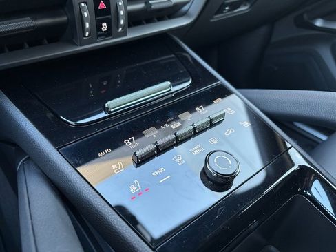 Certified 2025 Porsche Cayenne Coupe image 22