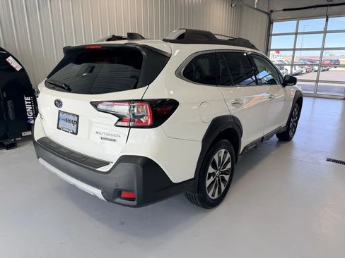Used 2024 Subaru Outback Touring AWD/4WD image 3