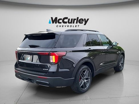 Used 2025 Ford Explorer ST-Line w/ ST-Line Street Pack AWD/4WD image 6