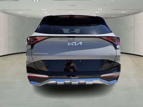 Used 2025 Kia Sportage SX image 4