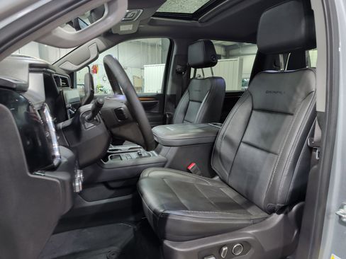 Used 2025 GMC Sierra 3500 Denali w/ Denali Reserve Package image 8