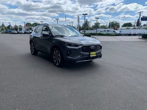 Used 2025 Ford Escape Platinum AWD/4WD image 11