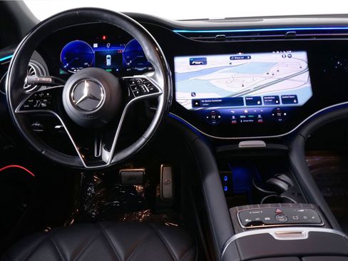 Used 2024 Mercedes-Benz Maybach EQS 680 4MATIC image 29