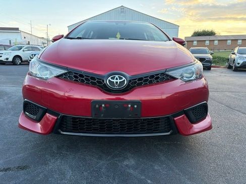 Used 2018 Toyota Corolla iM w/ All-Weather Mat Package FWD image 3