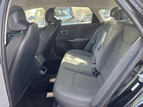 Used 2025 Kia K4 FWD image 39