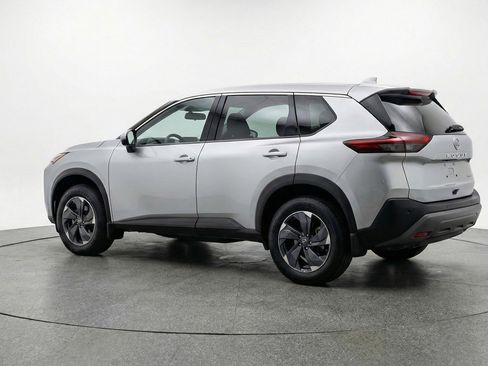 Used 2025 Nissan Rogue SV FWD image 6