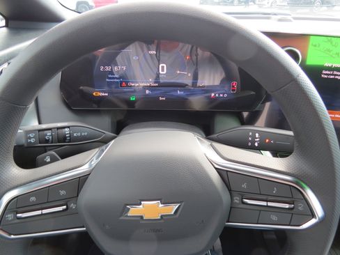 New 2026 Chevrolet Equinox EV LT image 17