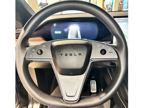 Used 2024 Tesla Model X image 23