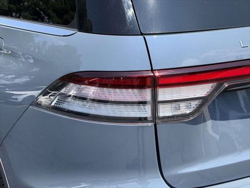 Used 2025 Lincoln Aviator AWD w/ Equipment Group 101A image 10