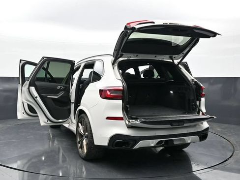 Used 2021 BMW X5 M50i AWD/4WD image 44