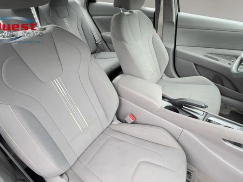 Used 2022 Hyundai Elantra SEL FWD image 14