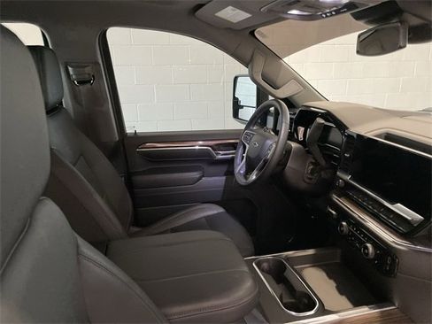 Used 2024 Chevrolet Silverado 2500 LT w/ Z71 Sport Edition image 18