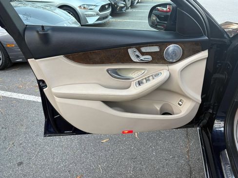 Used 2015 Mercedes-Benz C 300 4MATIC Sedan image 15