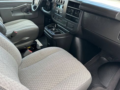 Used 2025 Chevrolet Express 3500 LT w/ LT Preferred Equipment Group RWD image 20