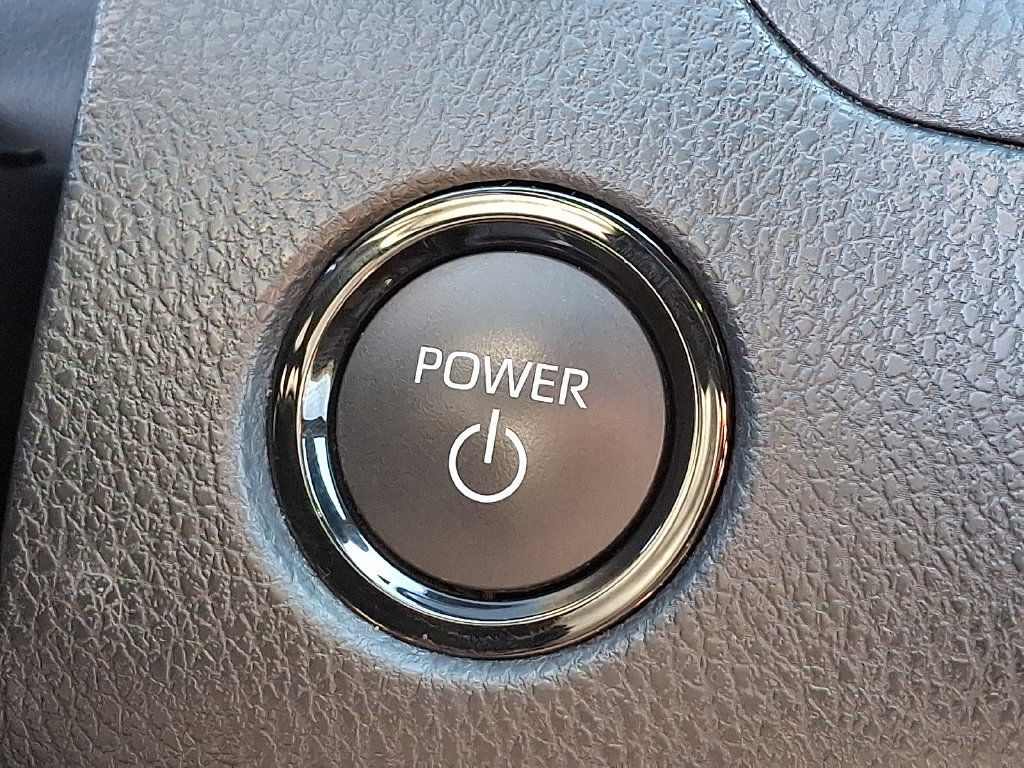 Used 2025 Toyota Camry SE FWD image 23