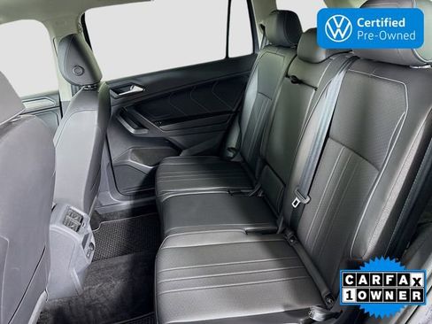 Used 2024 Volkswagen Tiguan SE image 25