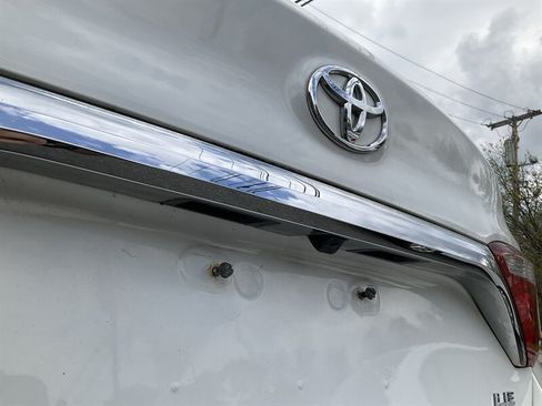 Used 2015 Toyota Camry LE FWD image 10