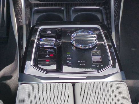 New 2026 BMW 740i xDrive AWD/4WD image 19