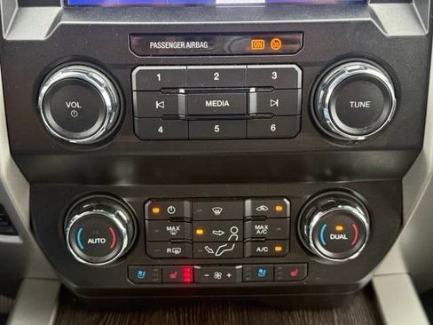 Used 2021 Ford F250 Lariat w/ Lariat Value Package AWD/4WD image 27