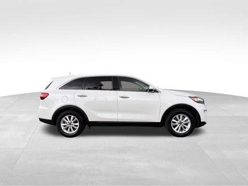 Used 2019 Kia Sorento FWD image 6