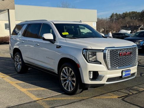 Used 2022 GMC Yukon Denali w/ Denali Premium Package image 8