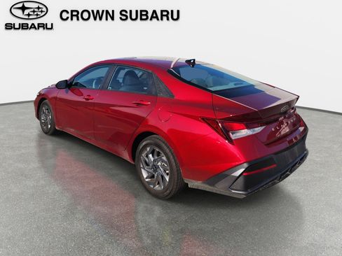 Used 2024 Hyundai Elantra SEL image 3