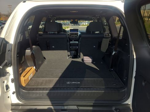 Used 2023 Lexus GX 460 Premium image 33