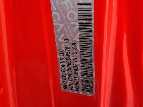 Certified 2025 Jeep Wrangler Unlimited Sahara AWD/4WD image 32