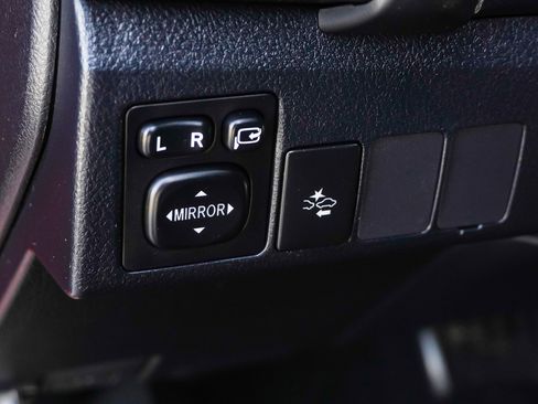 Used 2018 Toyota Corolla iM image 18