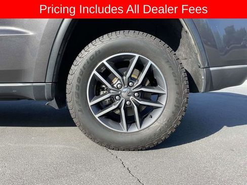 Used 2017 Jeep Grand Cherokee Limited AWD/4WD image 9
