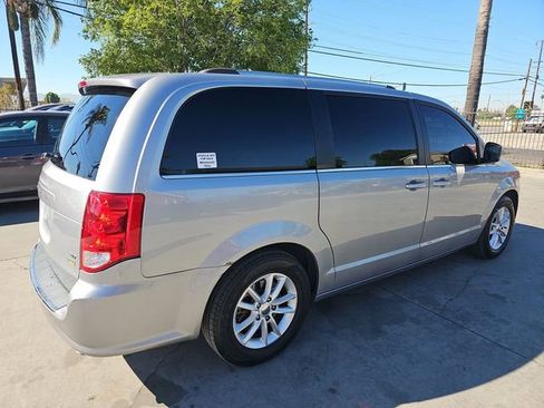 Used 2019 Dodge Grand Caravan SXT image 3