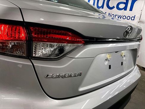 Certified 2025 Toyota Corolla LE FWD image 27