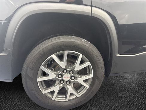 Used 2022 GMC Acadia SLE image 12