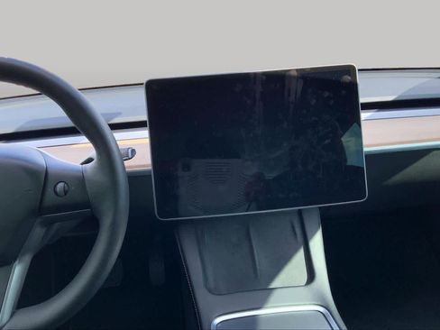 Used 2022 Tesla Model 3 Long Range AWD/4WD image 6