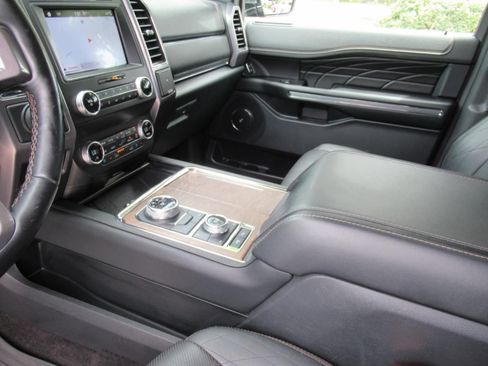 Used 2019 Ford Expedition Platinum AWD/4WD image 15