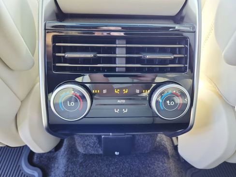 New 2026 Land Rover Range Rover Long Wheelbase SE AWD/4WD image 26