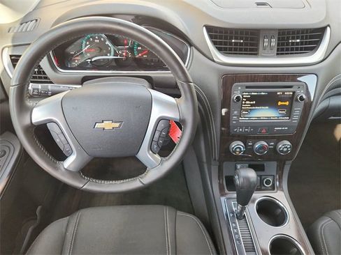 Used 2017 Chevrolet Traverse LT image 11