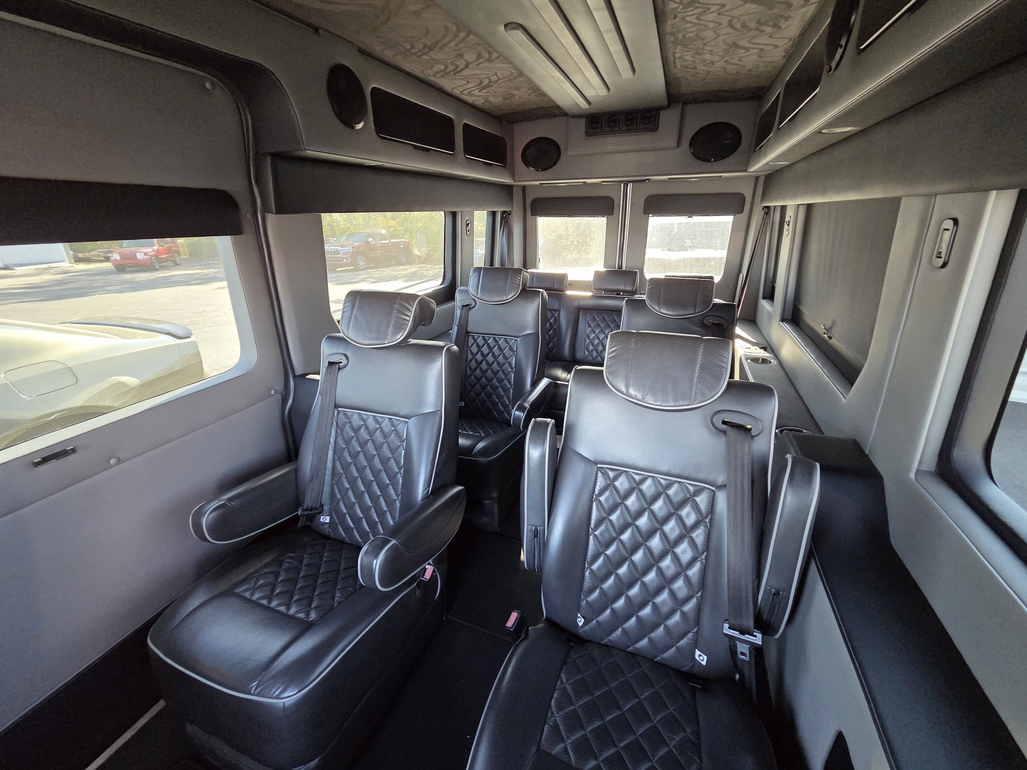 Used 2018 RAM ProMaster 2500 w/ Premium Appearance Group FWD image 11