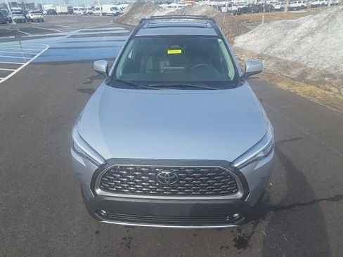 Used 2024 Toyota Corolla Cross XLE w/ Convenience Package image 19