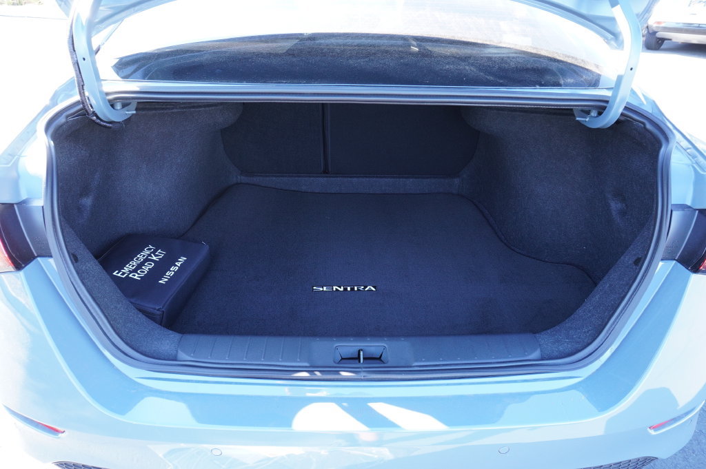 Certified 2025 Nissan Sentra SV FWD image 8