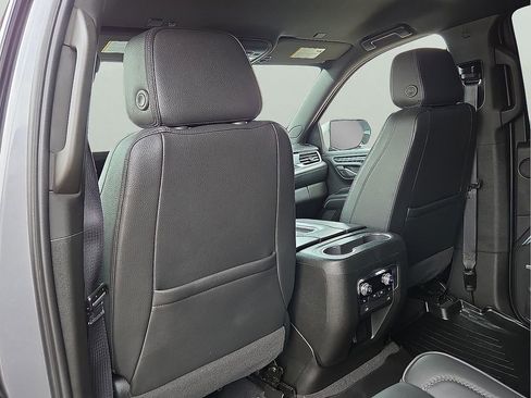 Used 2022 GMC Yukon Denali RWD image 11