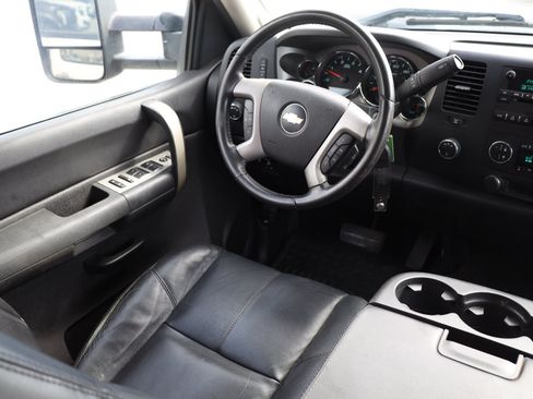 Used 2009 Chevrolet Silverado 3500 LT w/ Exterior Plus Package AWD/4WD image 19