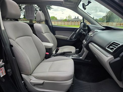 Used 2016 Subaru Forester 2.5i Premium w/ All-Weather Package AWD/4WD image 19