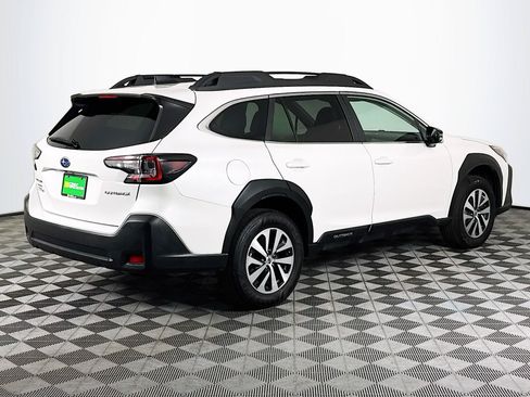 Used 2024 Subaru Outback Premium AWD/4WD image 8