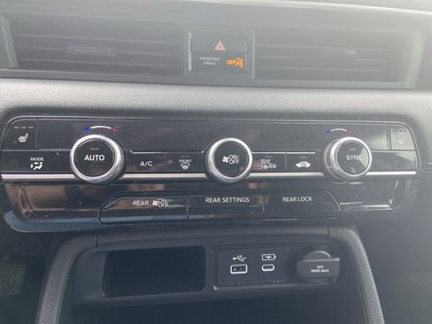 Used 2025 Honda Pilot EX-L image 46