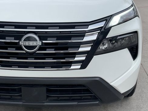 Used 2024 Nissan Rogue S image 7