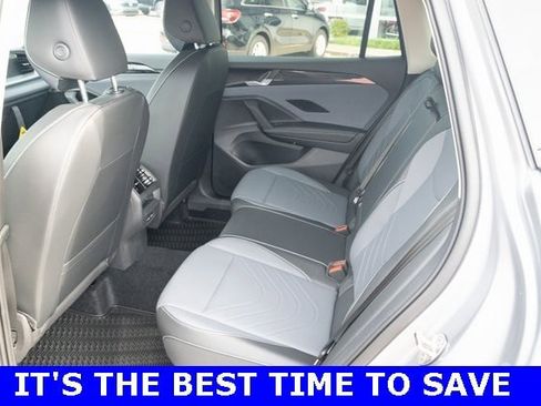 New 2025 Volkswagen Tiguan SE image 29