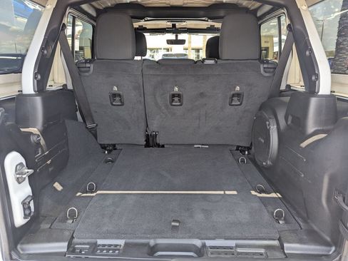 Used 2020 Jeep Wrangler Unlimited Rubicon AWD/4WD image 16