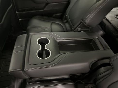 Used 2025 Honda Pilot Touring image 21